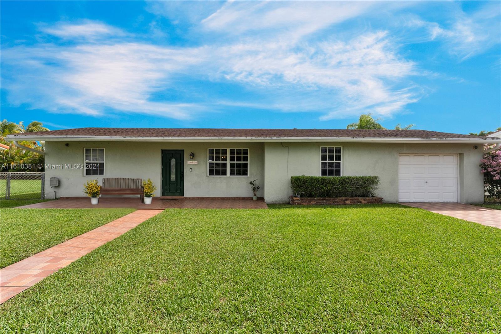 SNAPPER CREEK VILLAS - Residential