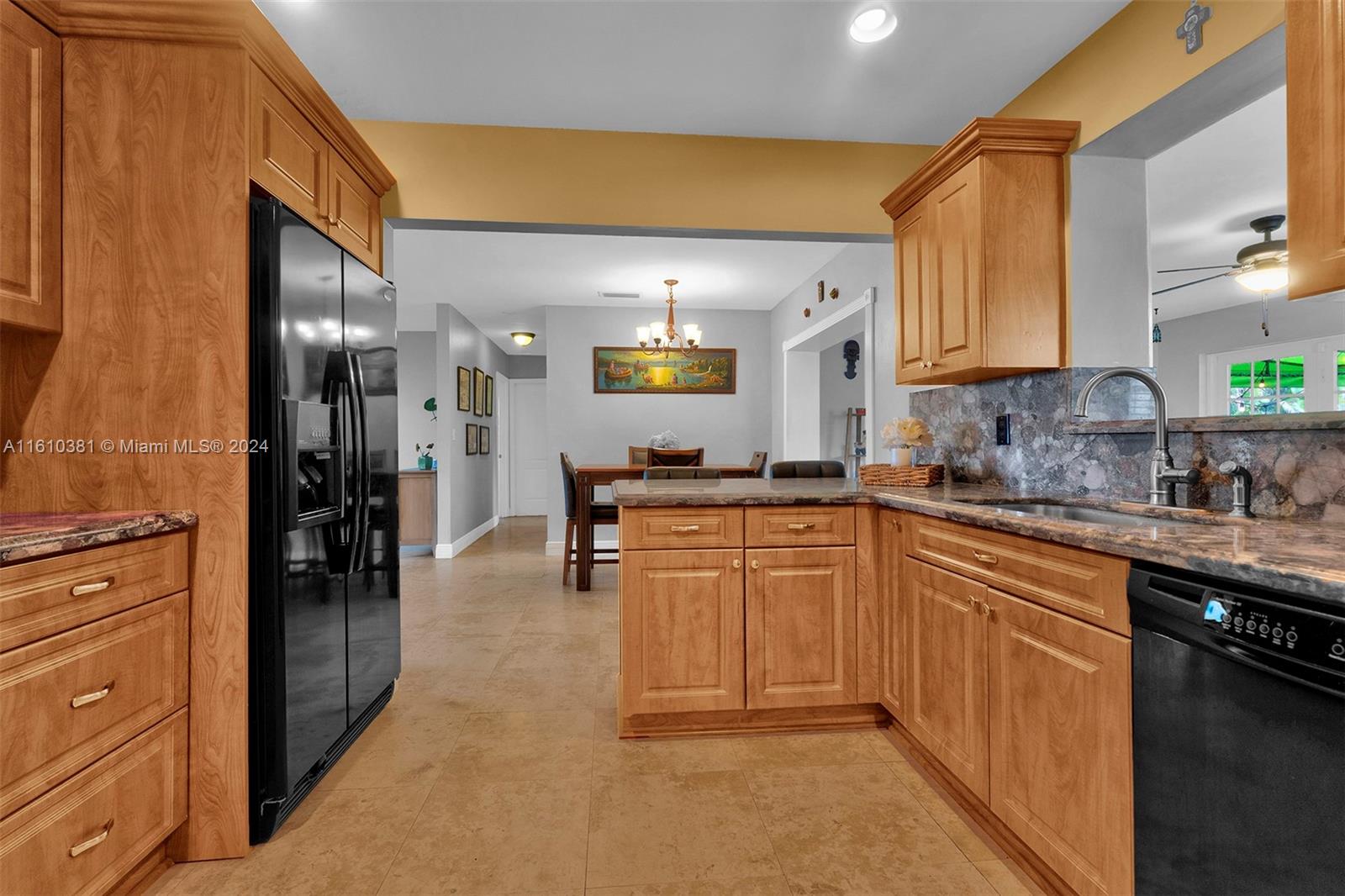 SNAPPER CREEK VILLAS - Residential