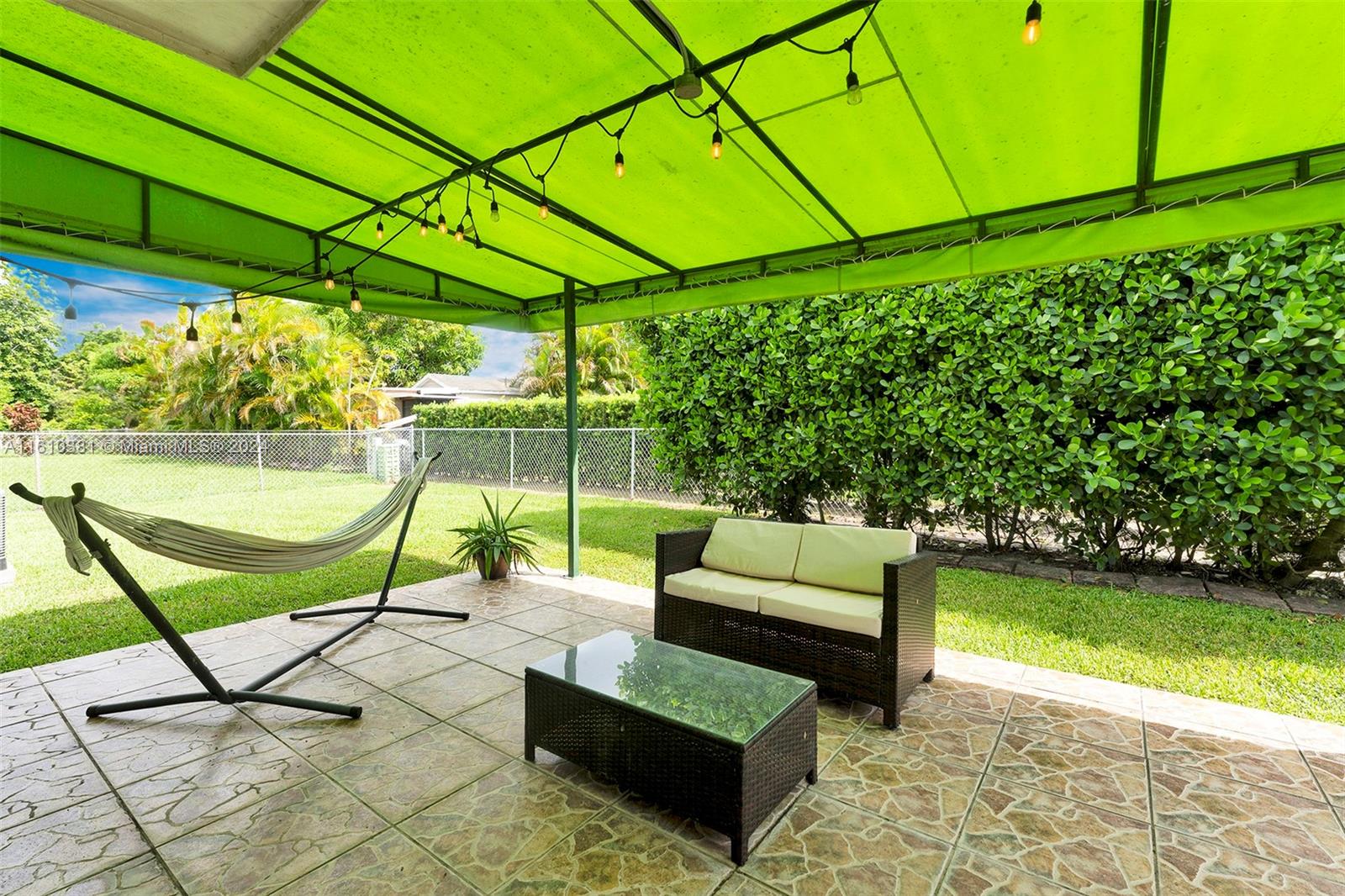 SNAPPER CREEK VILLAS - Residential