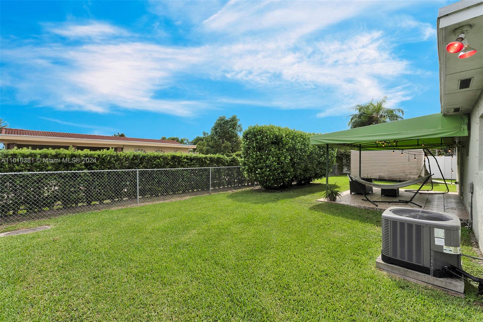 SNAPPER CREEK VILLAS - Residential