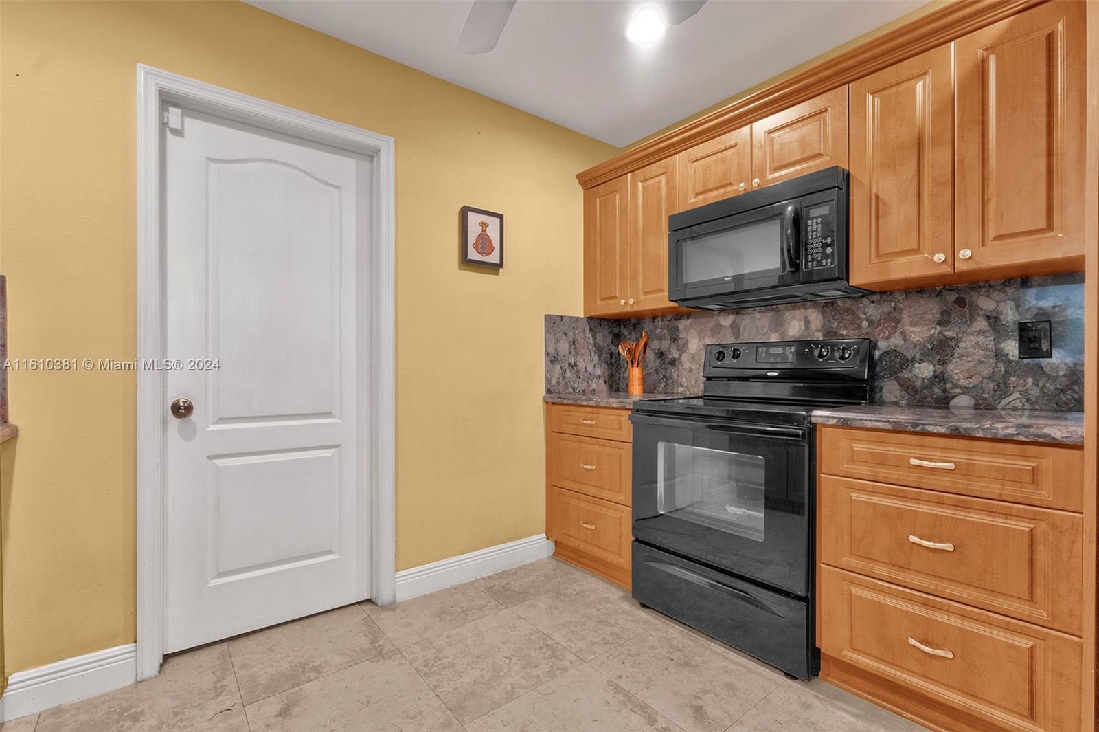 SNAPPER CREEK VILLAS - Residential