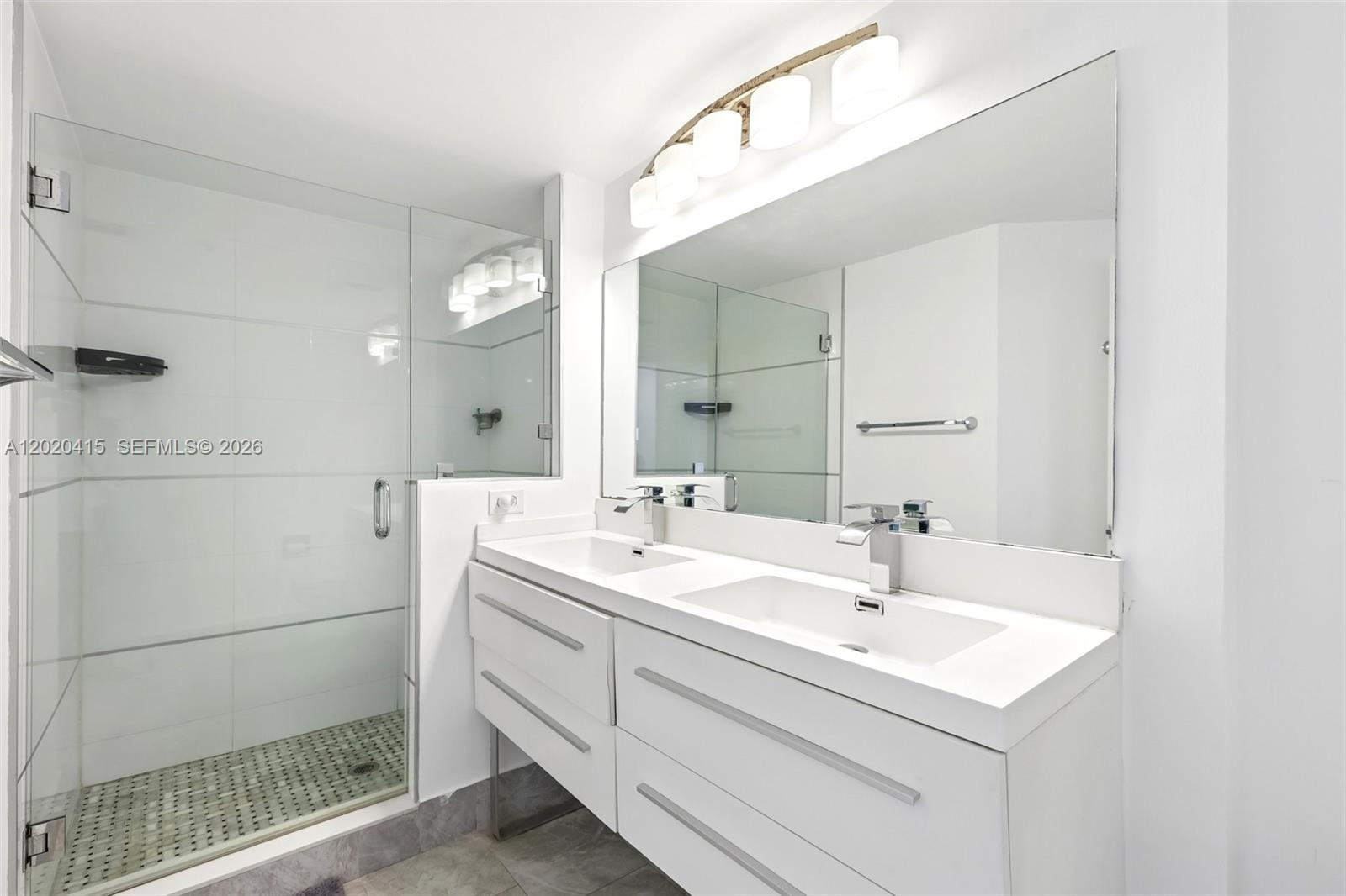 PORTO BELLAGIO CONDO - Residential