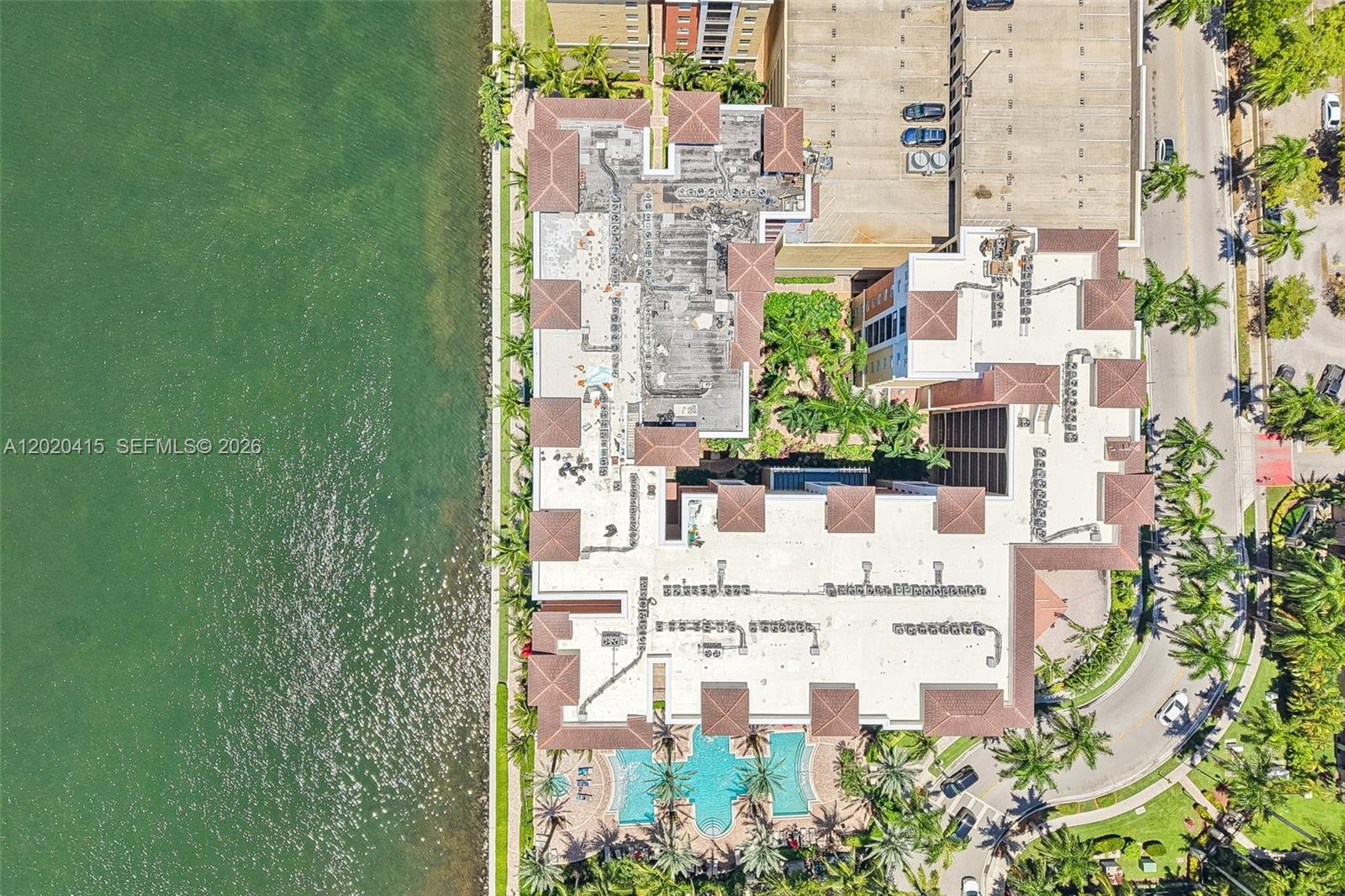 PORTO BELLAGIO CONDO - Residential