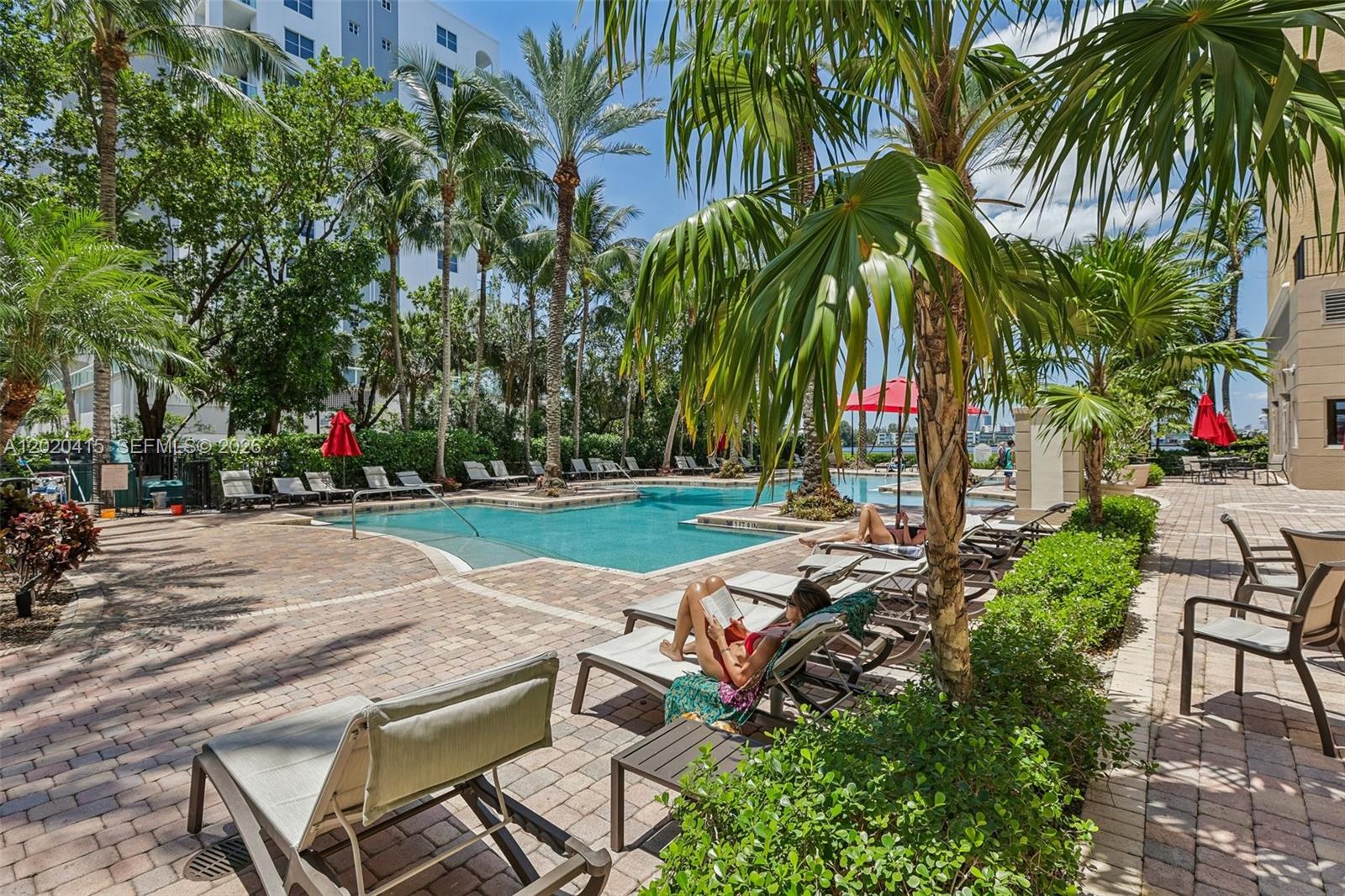 PORTO BELLAGIO CONDO - Residential