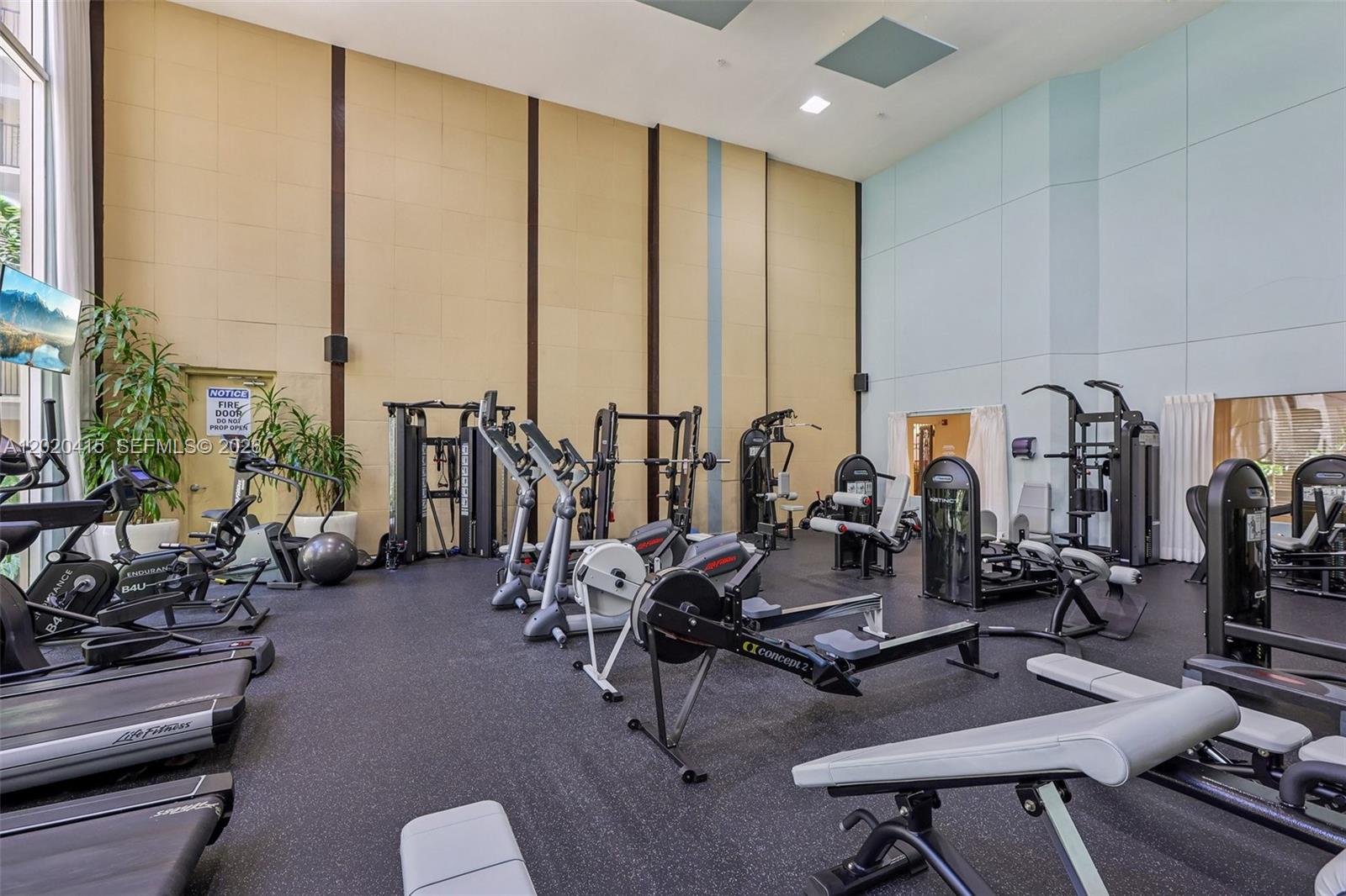 PORTO BELLAGIO CONDO - Residential