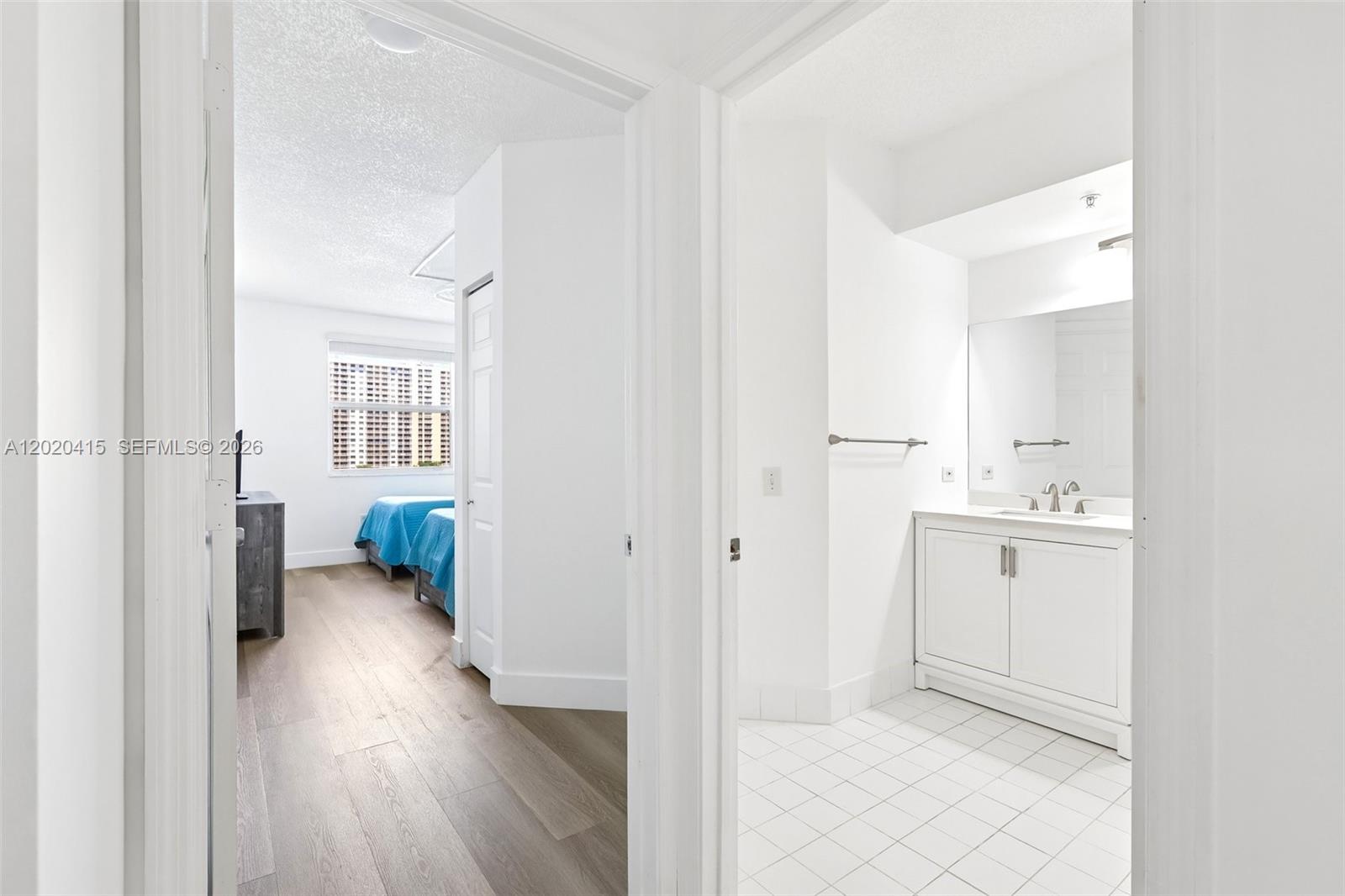 PORTO BELLAGIO CONDO - Residential