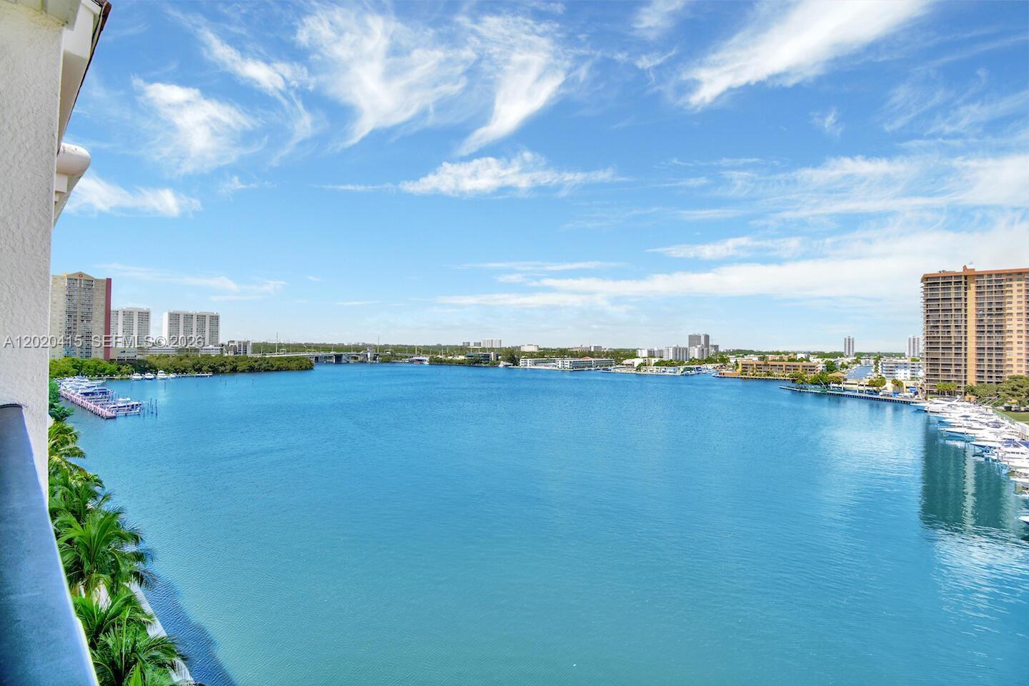PORTO BELLAGIO CONDO - Residential
