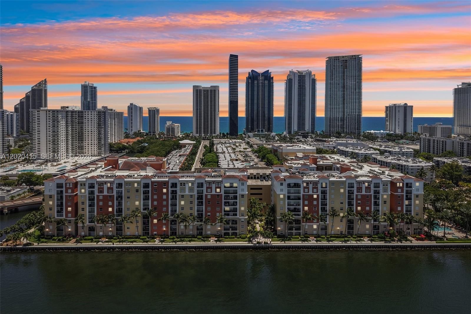 PORTO BELLAGIO CONDO - Residential