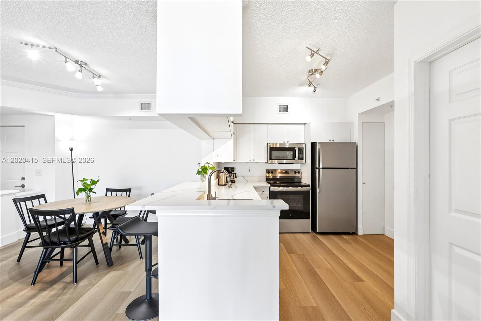 PORTO BELLAGIO CONDO - Residential