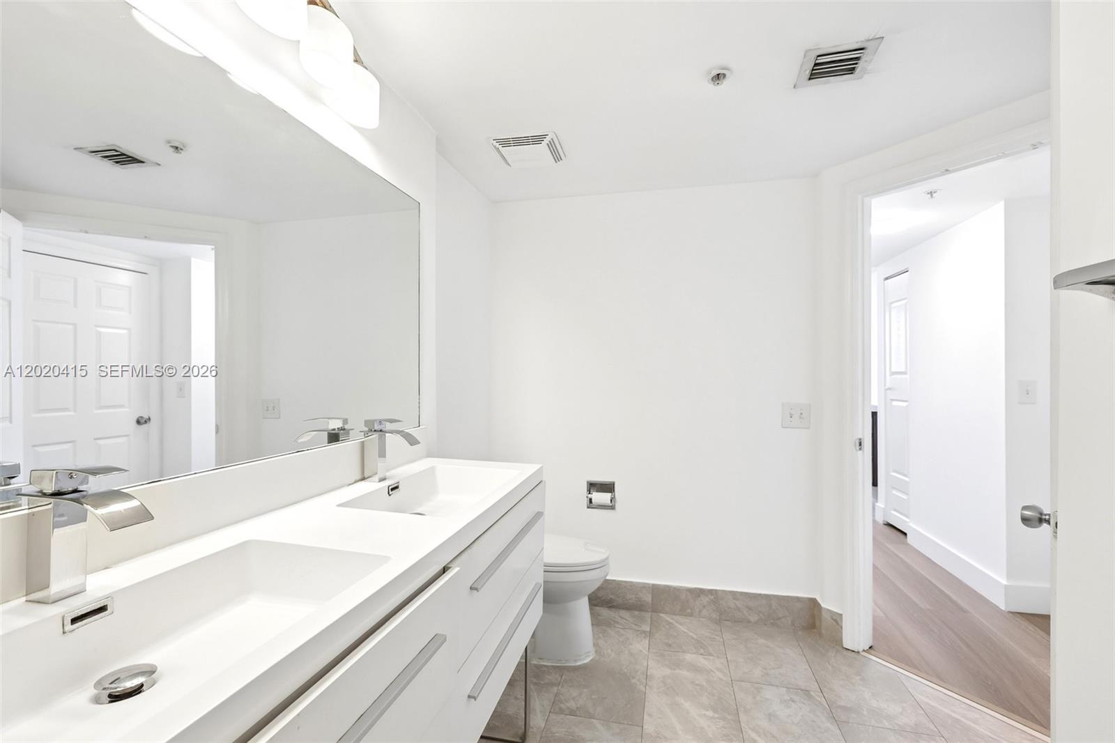 PORTO BELLAGIO CONDO - Residential