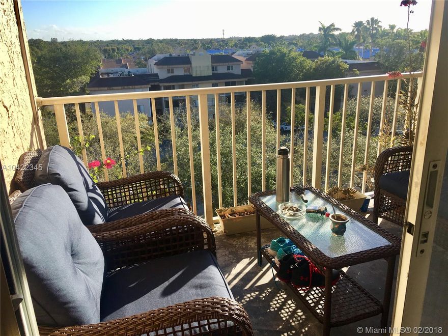 GOOD CONDITION 3-2 CONDO AT KENDALL LAKE TOWERS.TITLE THROUGHOUT,WASHER/DRYER INSIDE UNIT,2 PARKING SPACES,NICE FLOOR PLAN,LIGHT & BRIGHT,BLINDS,CUSTOM MADE CLOSETS ORGANIZED. BALCONY TO ENJOY YOUR EVENINGS.UNIT ON 6TH FLOOR,NO FORECLOSURE WORRIES(OWNER HAS UNIT PAID IN FULL)CLOSE TO WALMART,SHOPPINGS,PUBLIX,KENDALL BAPTIST HOSPITAL & MORE.