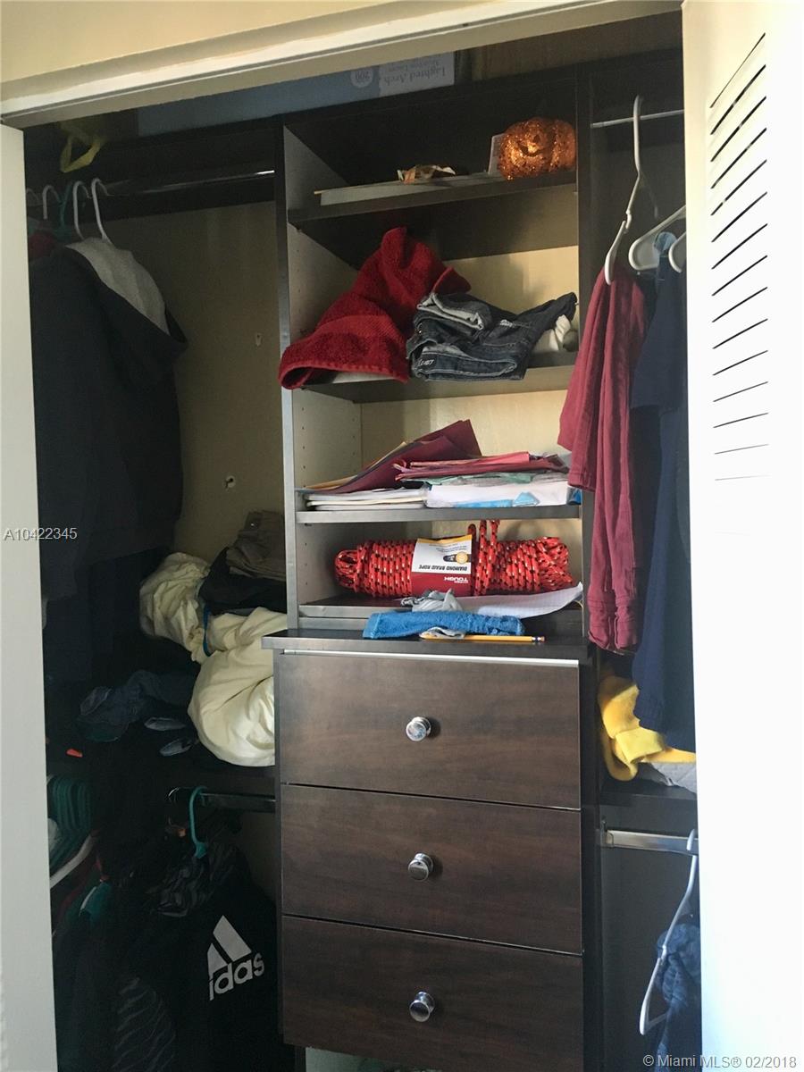 KENDALL LAKE TOWERS CONDO - Residential Lease