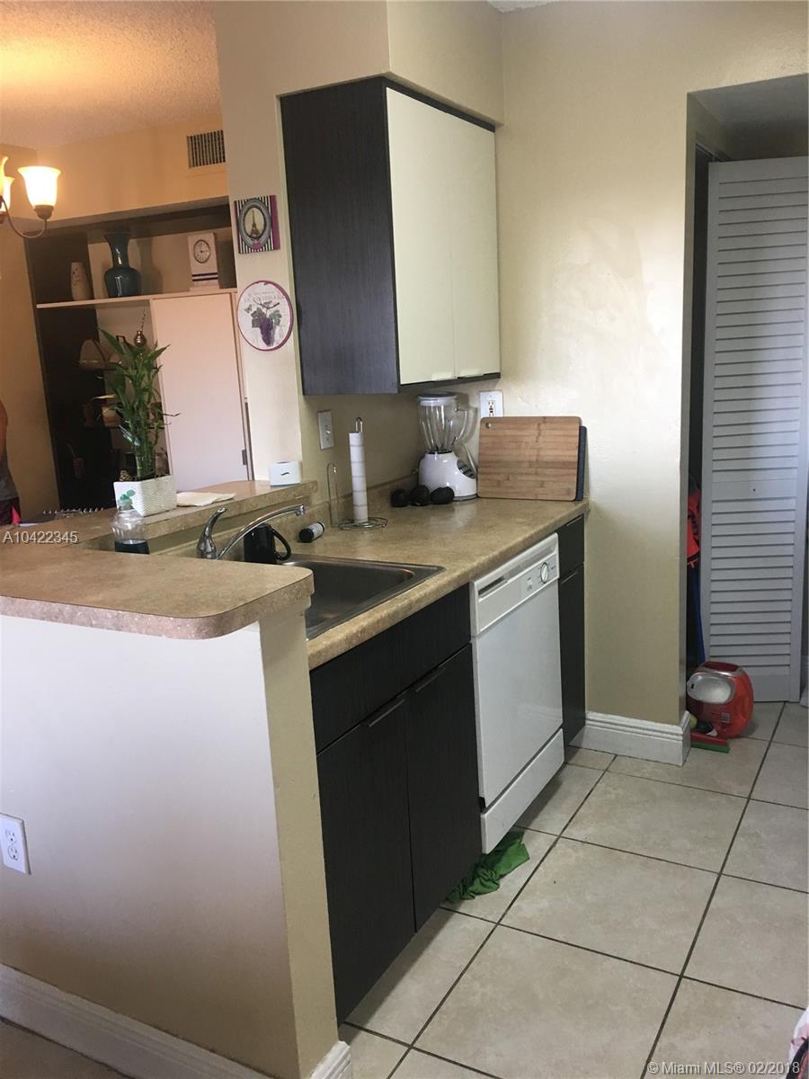 KENDALL LAKE TOWERS CONDO - Residential Lease