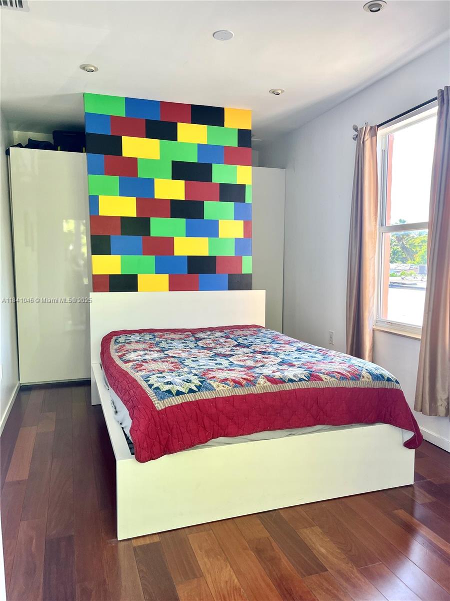 SEVILLA CONDO - Residential