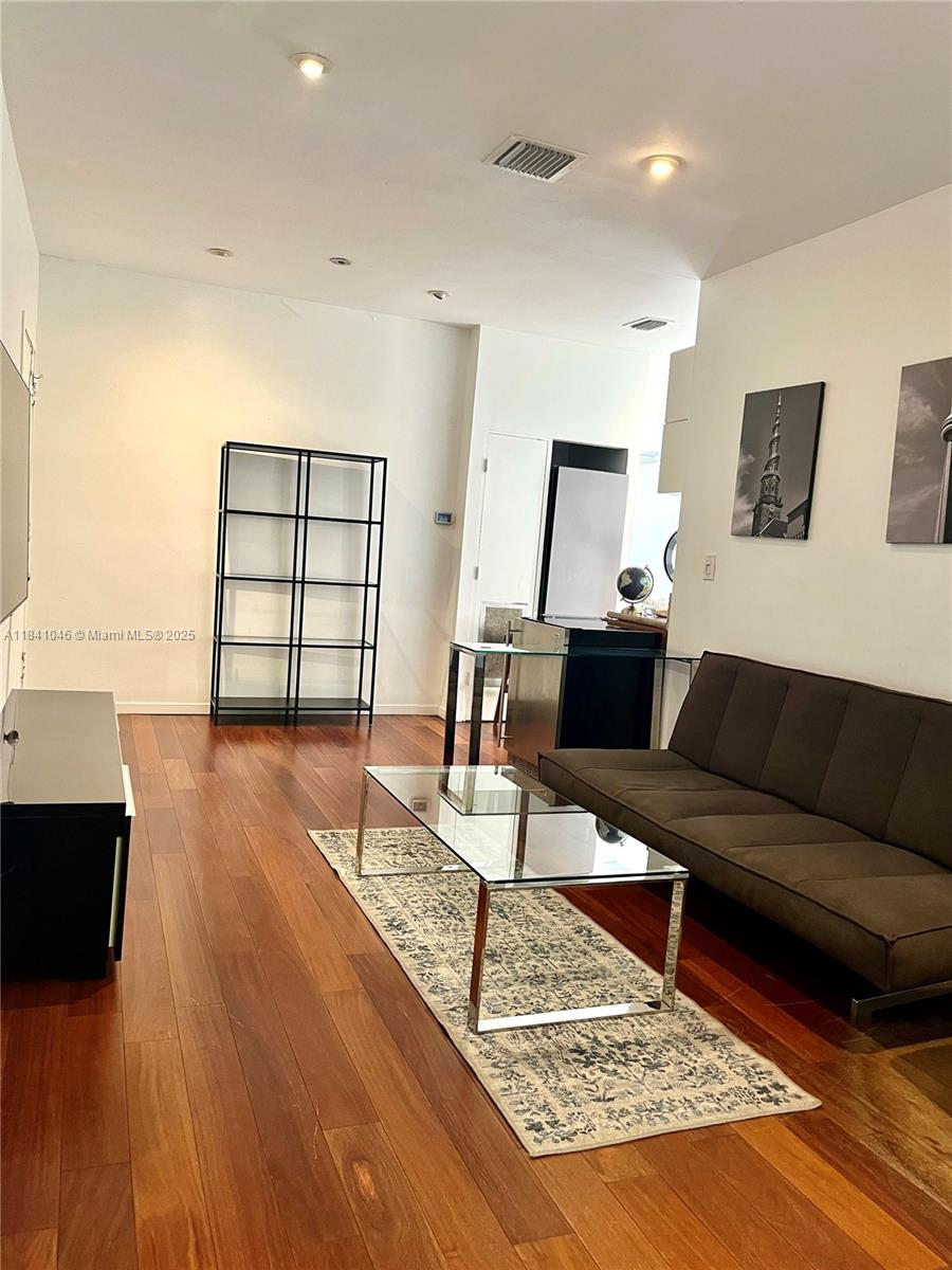 SEVILLA CONDO - Residential
