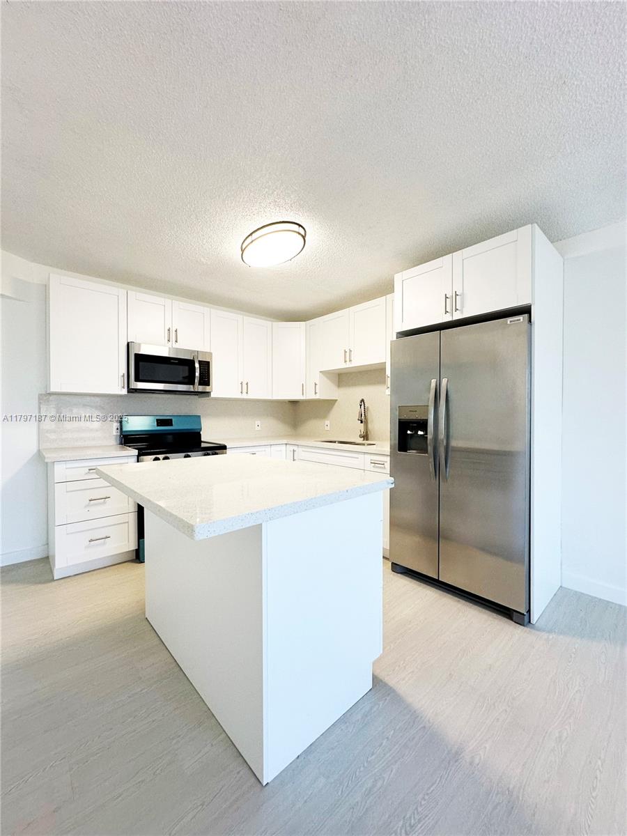 Rental Property at 5958 Nw 29th Pl 111, Sunrise, Miami-Dade County, Florida - Bedrooms: 4 
Bathrooms: 3  - $3,850 MO.