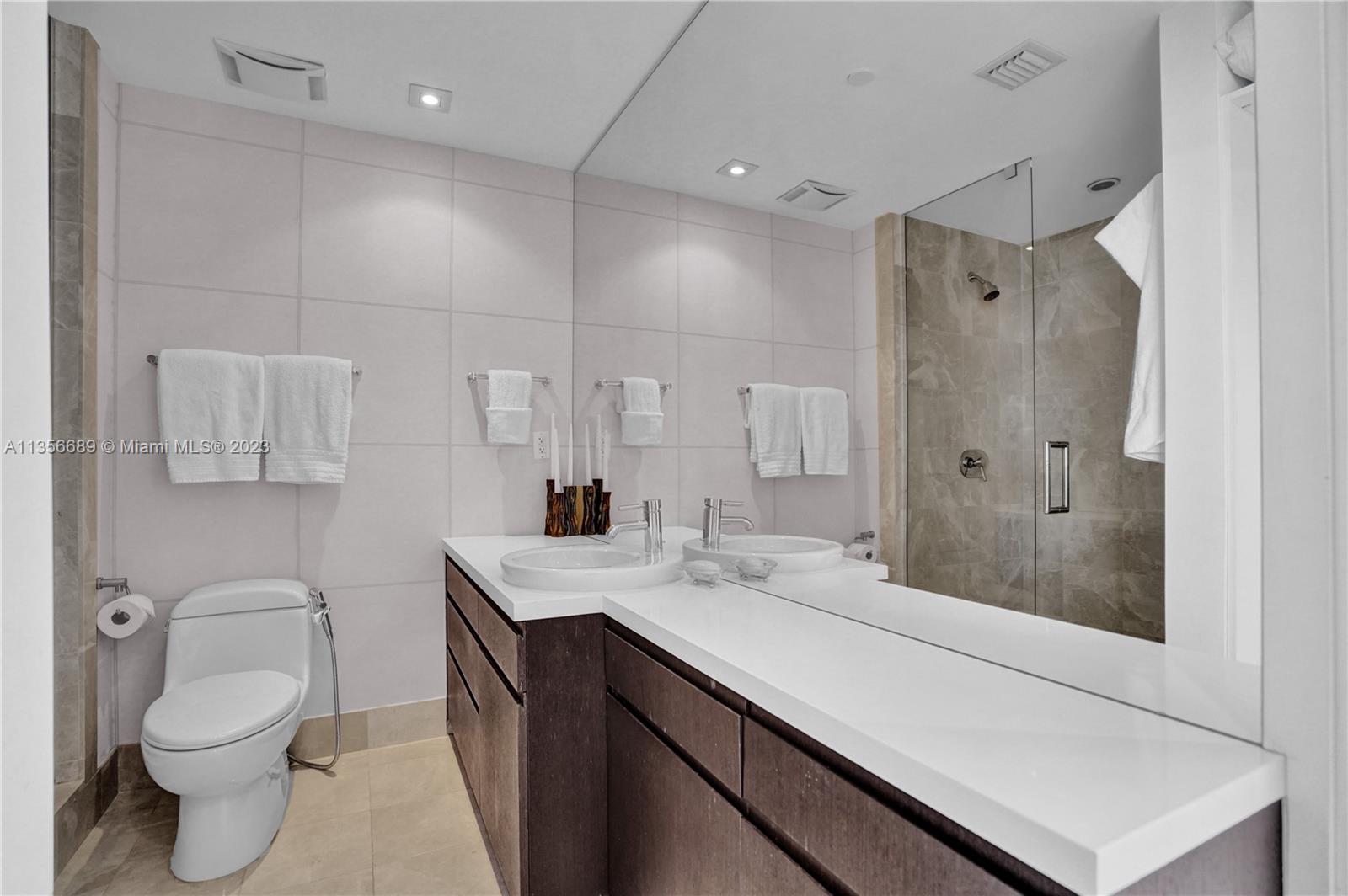 JADE OCEAN CONDO - Residential