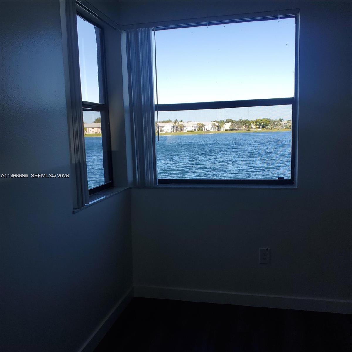 LAKESHORE CONDO 6 - Residential