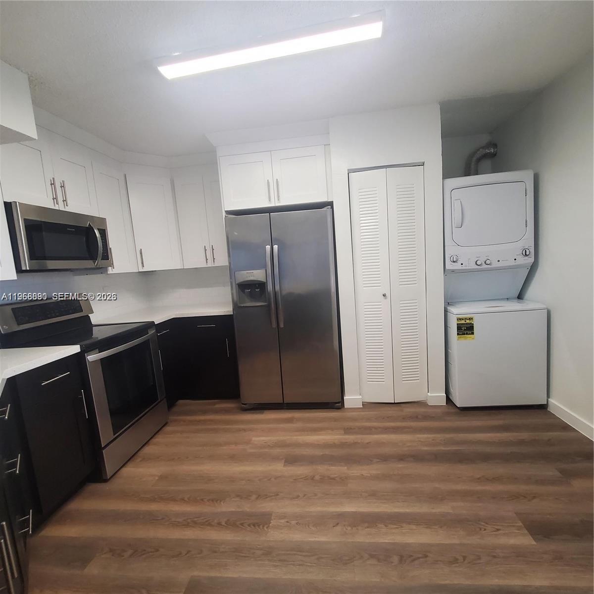 929 Hamilton Dr 929F