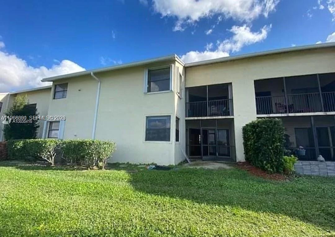 LAKESHORE CONDO 6 - Residential