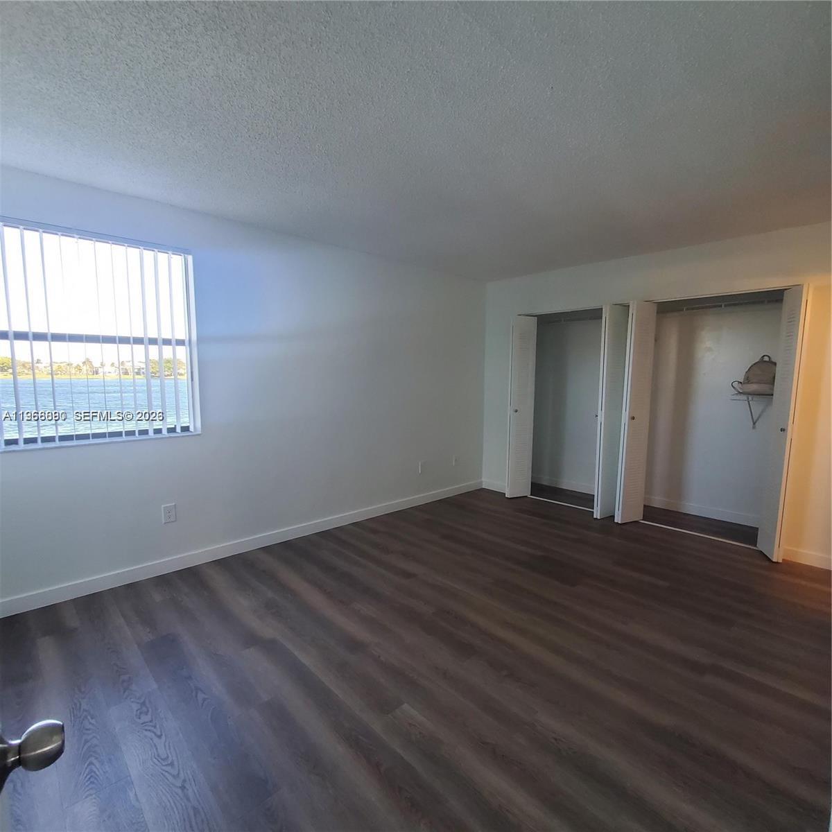 LAKESHORE CONDO 6 - Residential