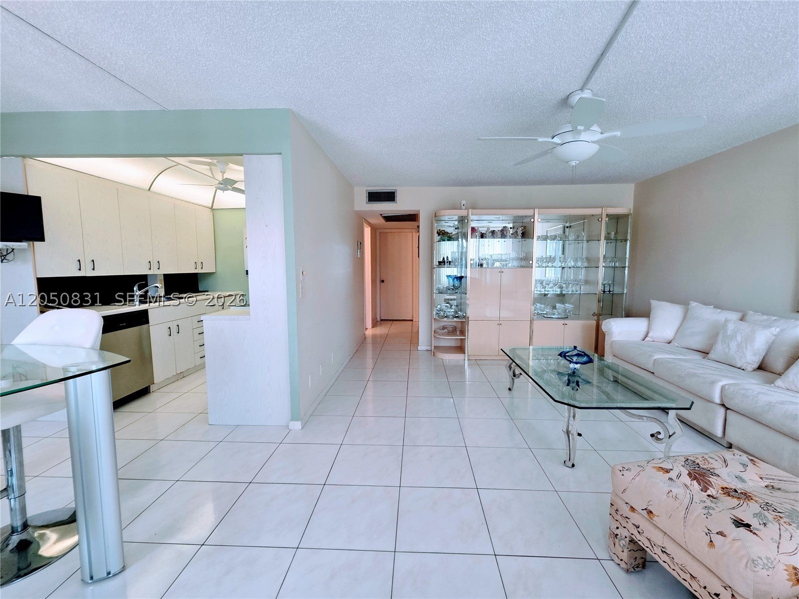 3076 E Exeter E