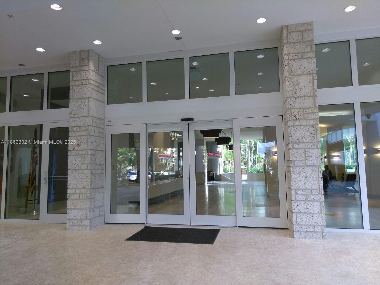 100 Bayview Dr 221