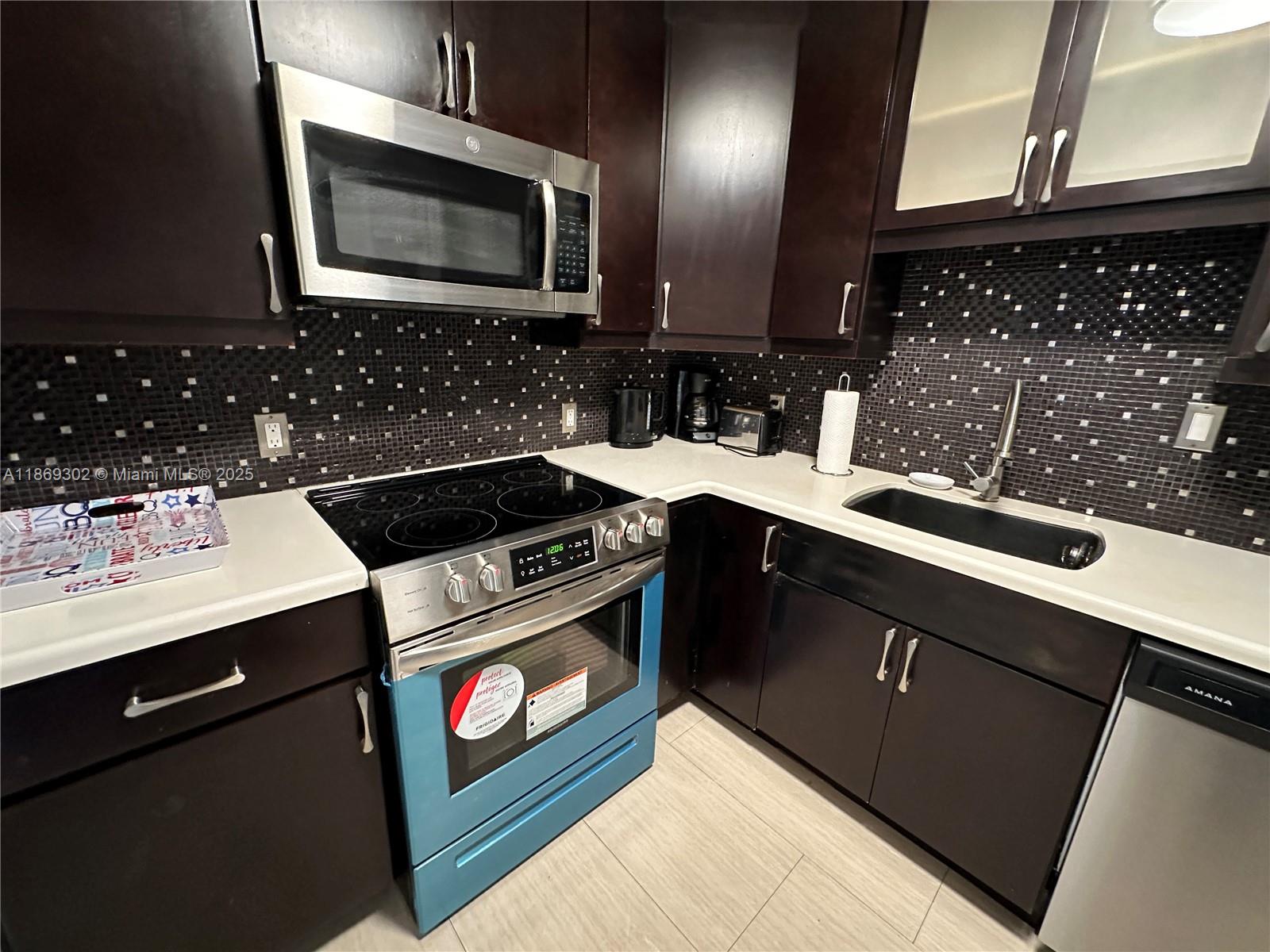 ARLEN HOUSE EAST CONDO - Residential