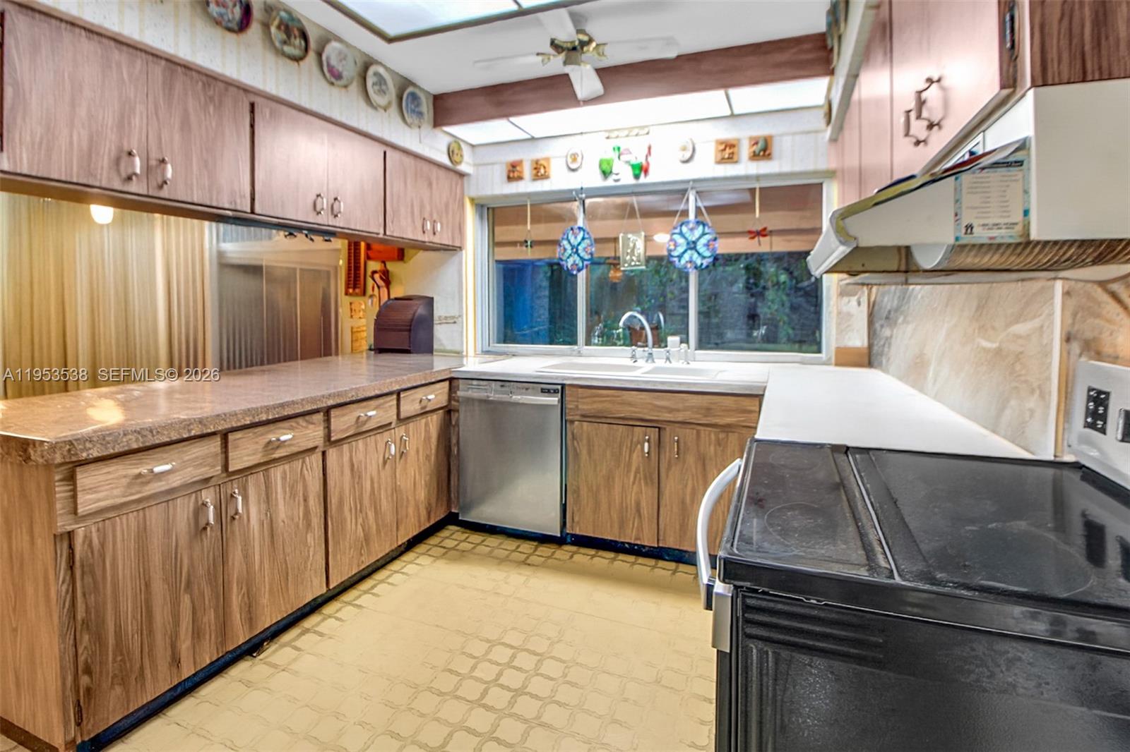 REDLANDS - Residential