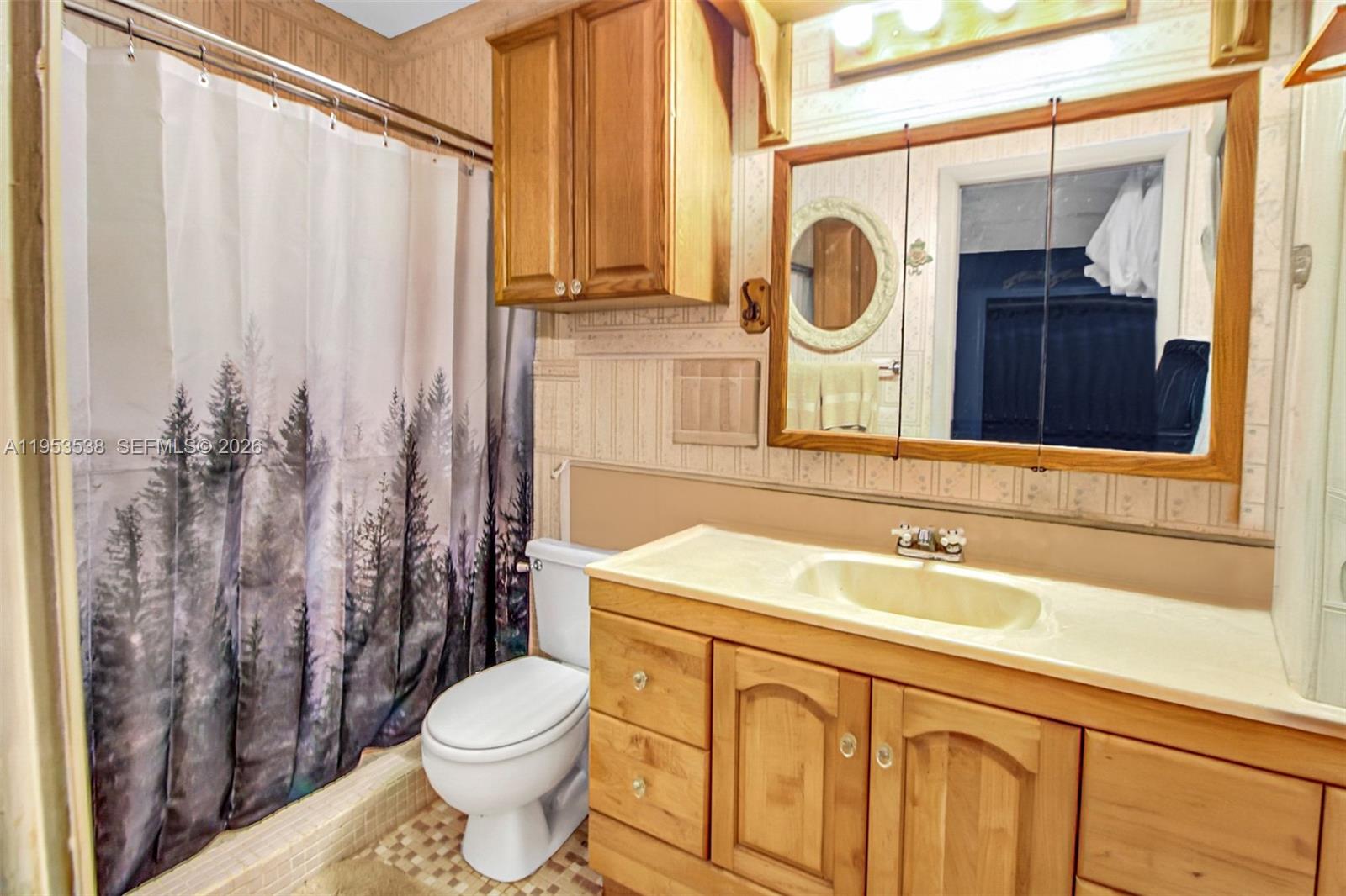 REDLANDS - Residential