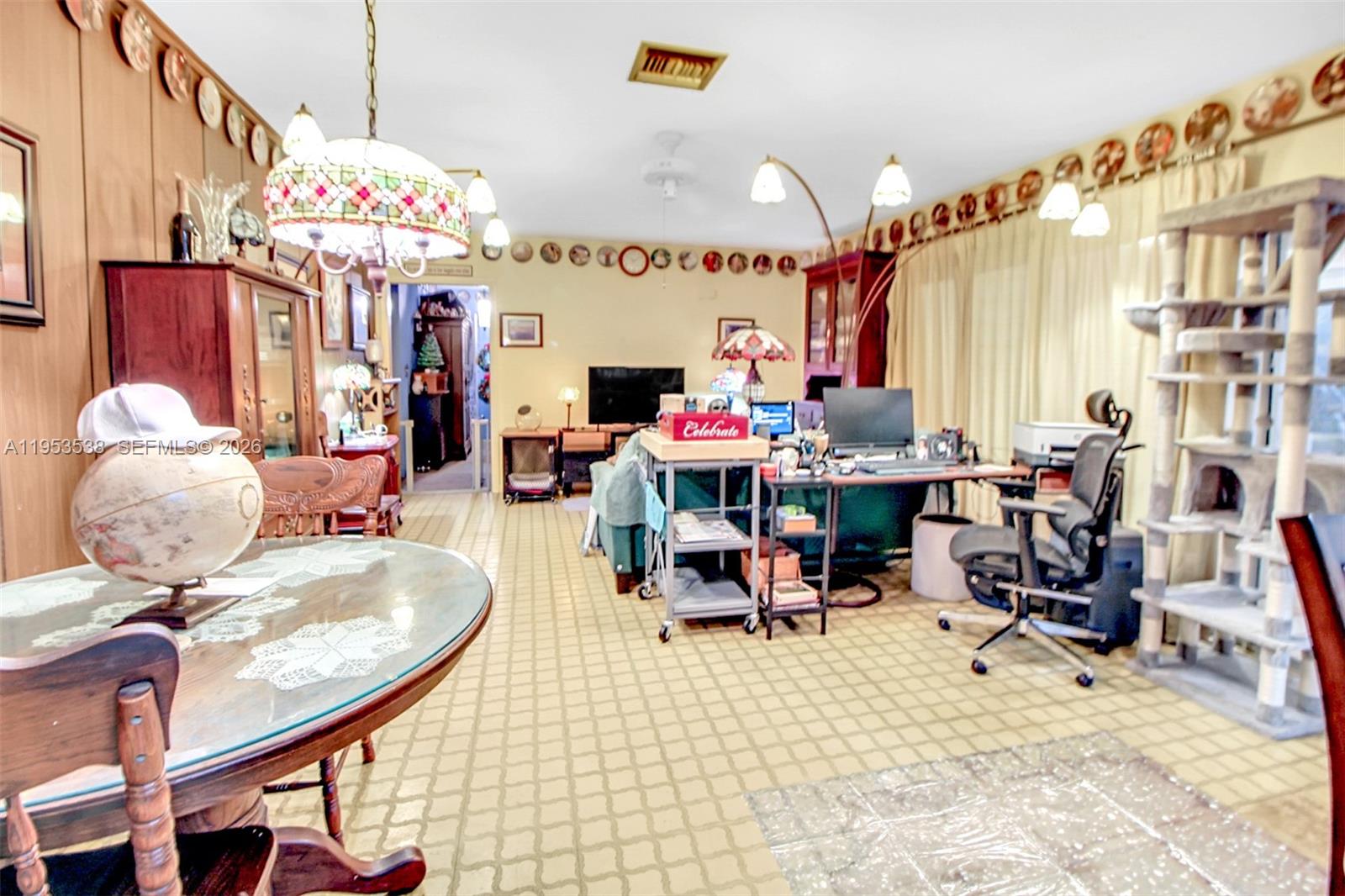 REDLANDS - Residential