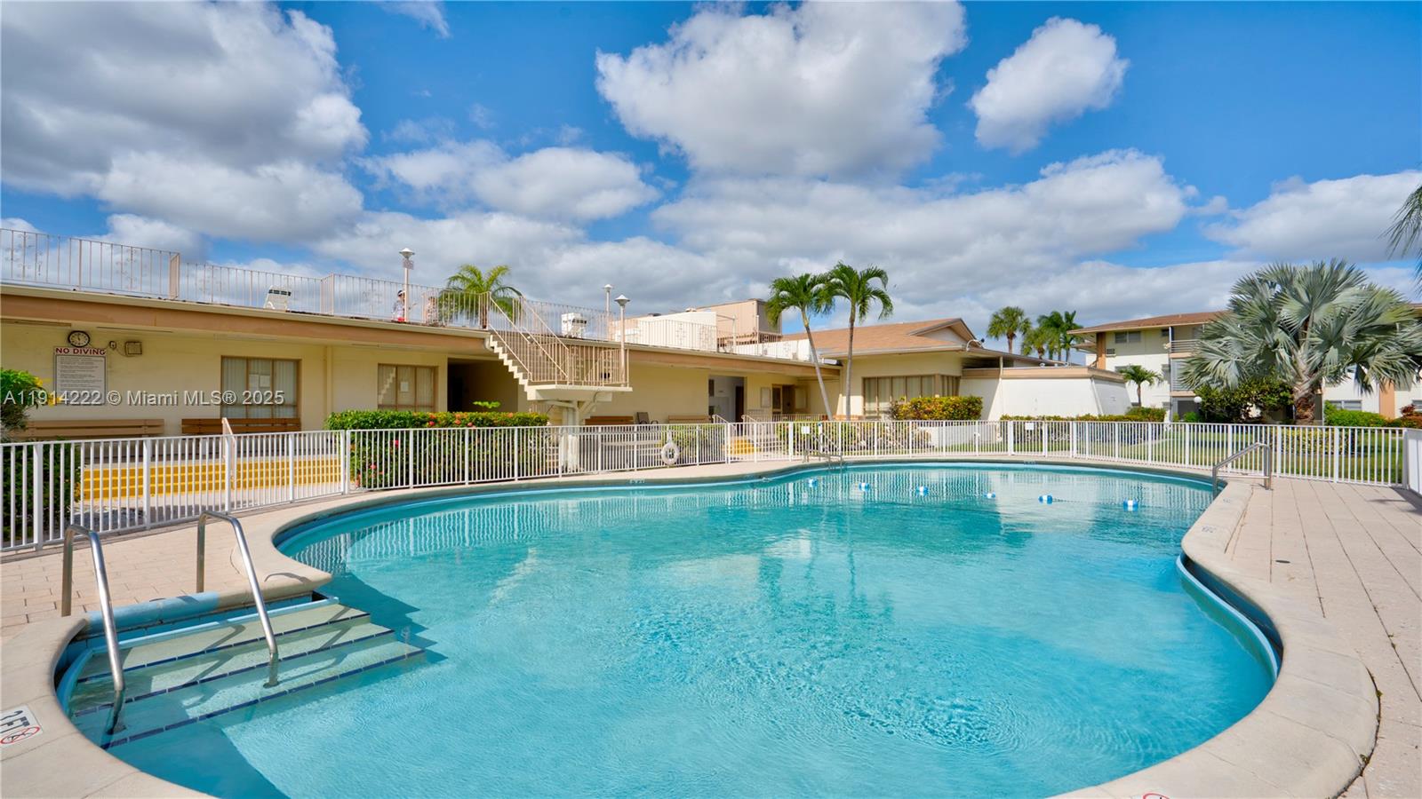 MAR-LEN GARDENS NO 12 COR - Residential