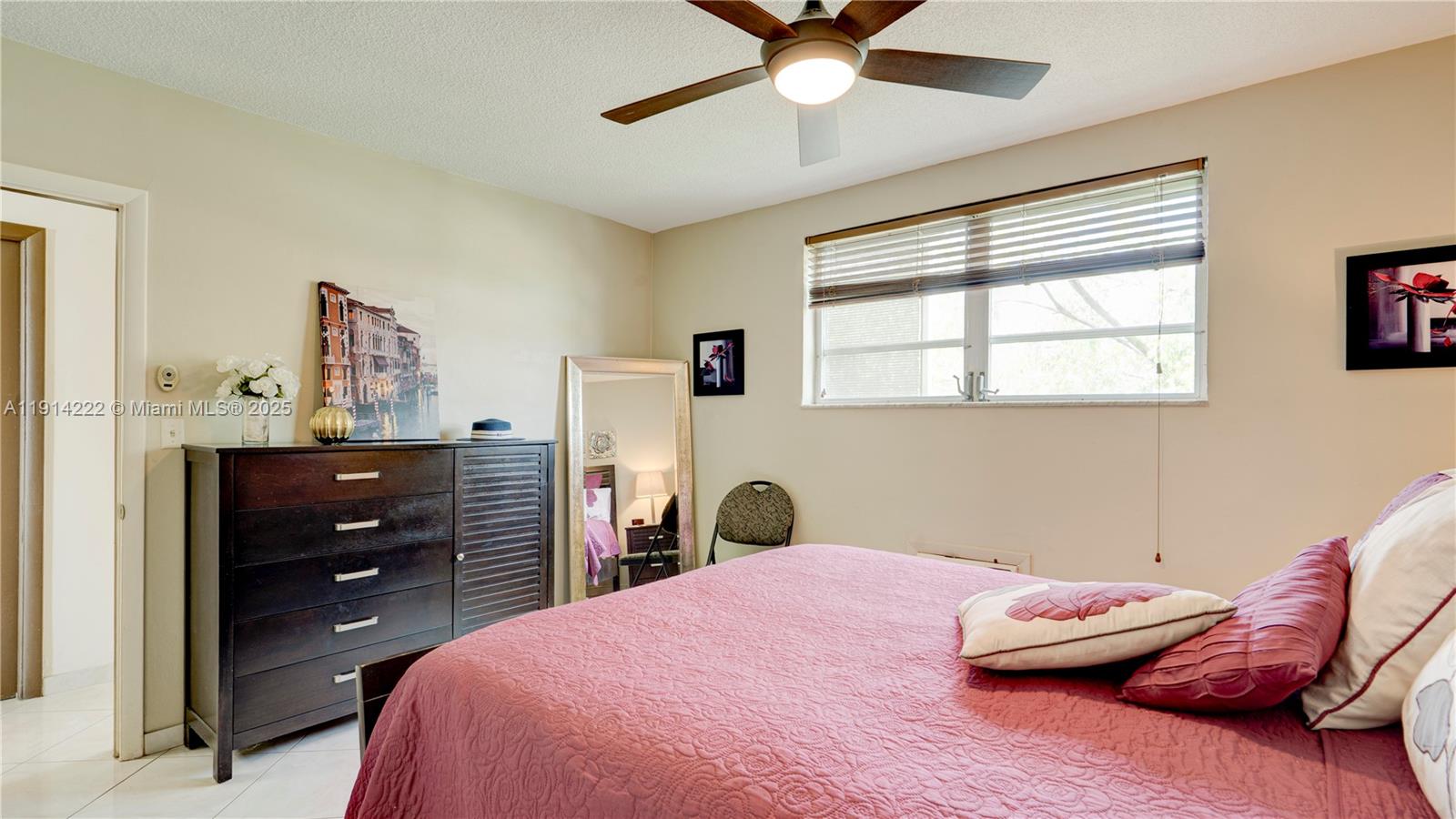 MAR-LEN GARDENS NO 12 COR - Residential