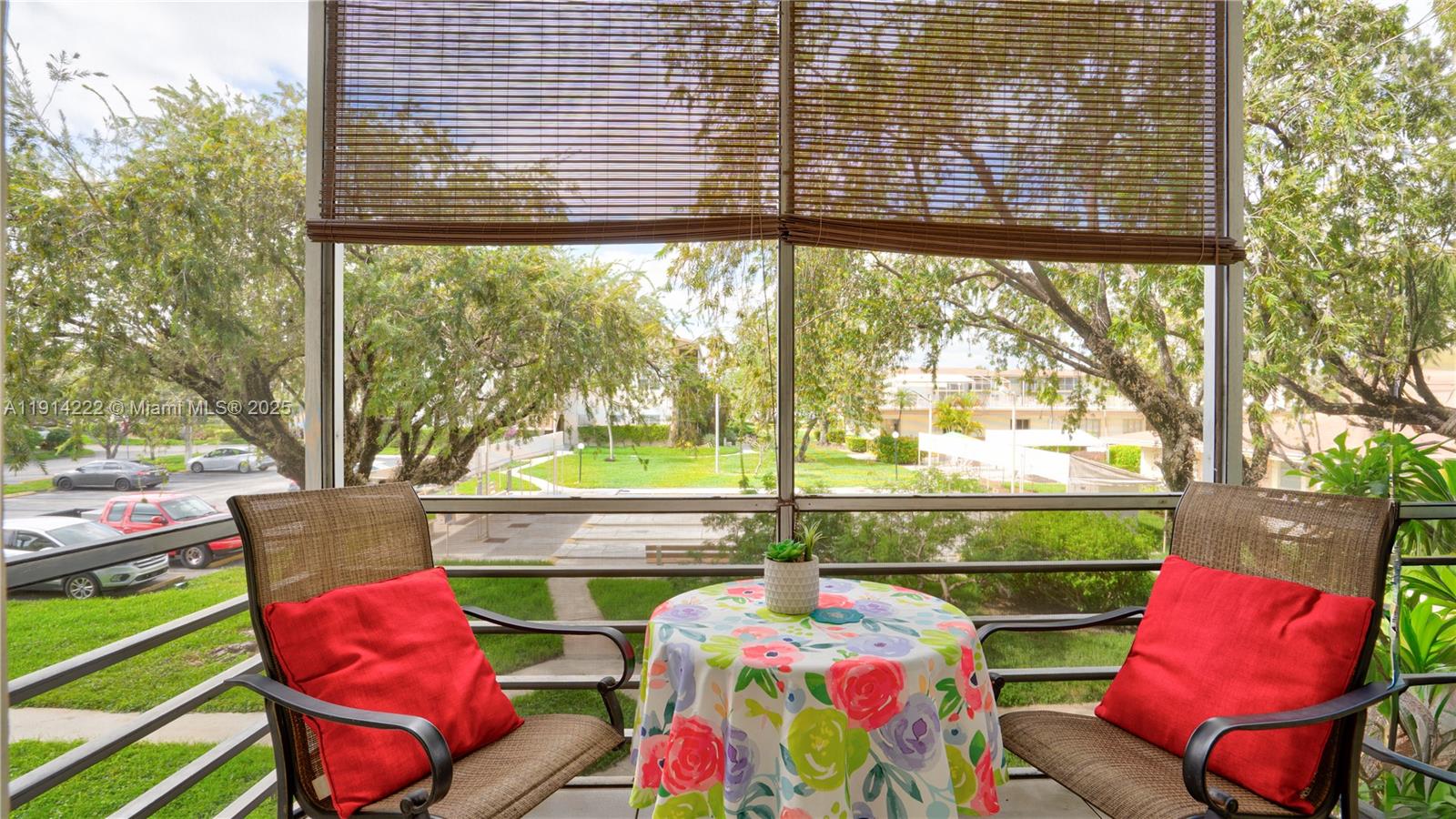 MAR-LEN GARDENS NO 12 COR - Residential