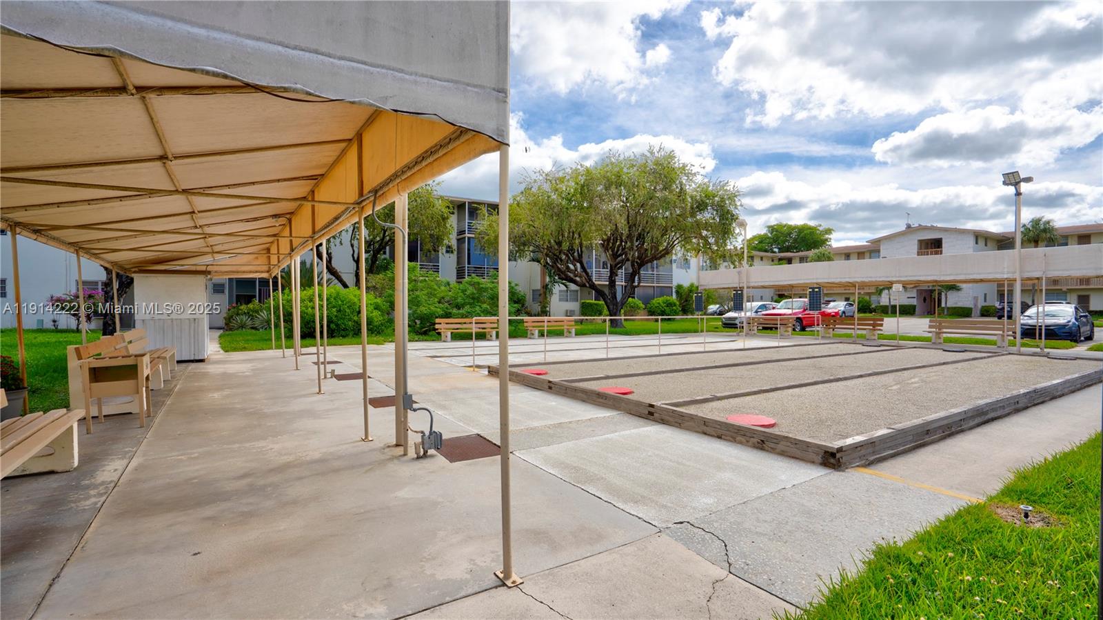 MAR-LEN GARDENS NO 12 COR - Residential