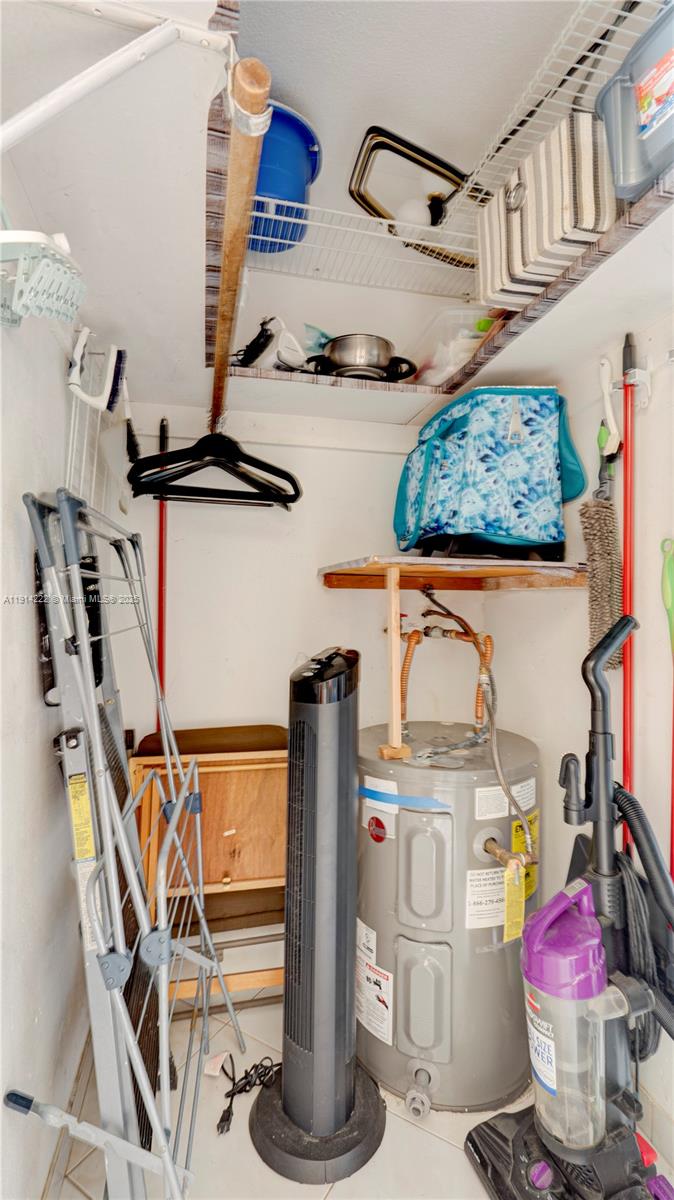 MAR-LEN GARDENS NO 12 COR - Residential