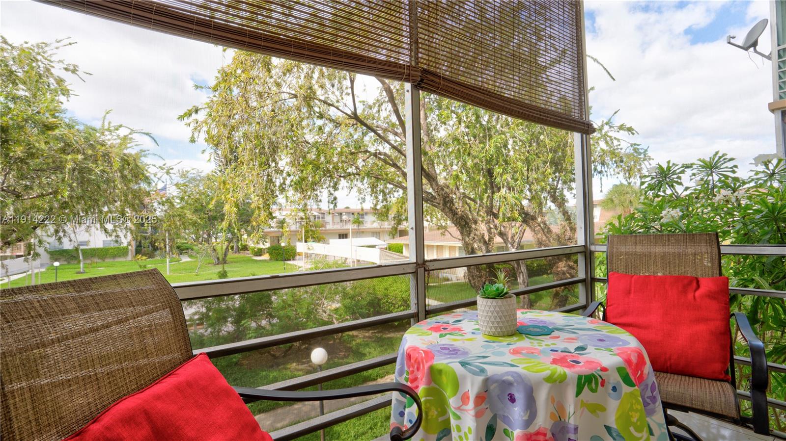 MAR-LEN GARDENS NO 12 COR - Residential