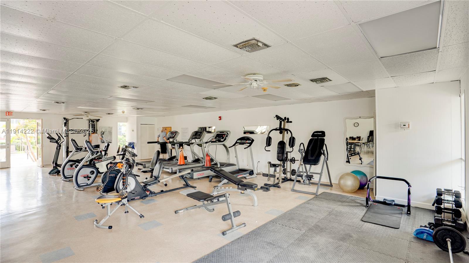 MAR-LEN GARDENS NO 12 COR - Residential