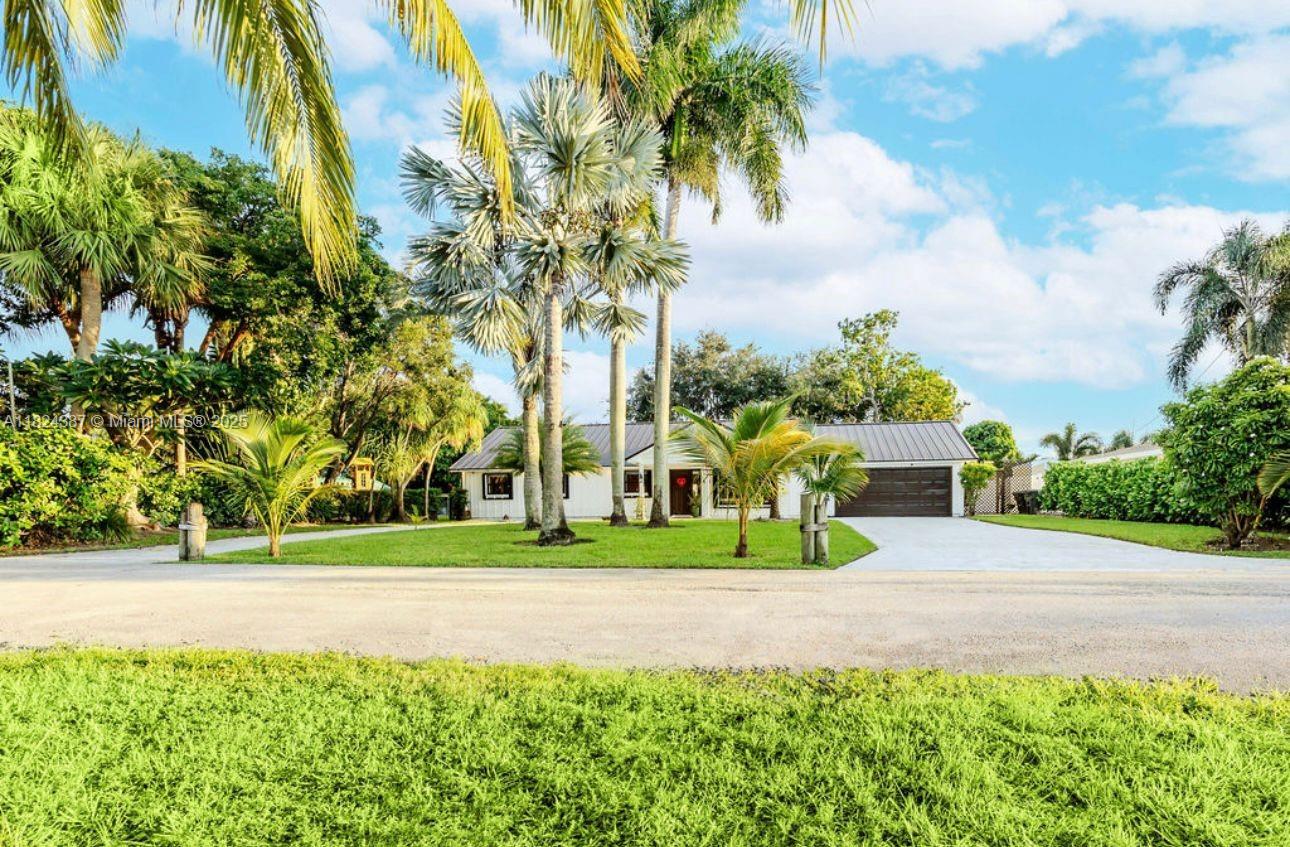 2024 Palmetto Rd, West Palm Beach, FL, 33406/$1,800,000 3 2024 Palmetto Rd