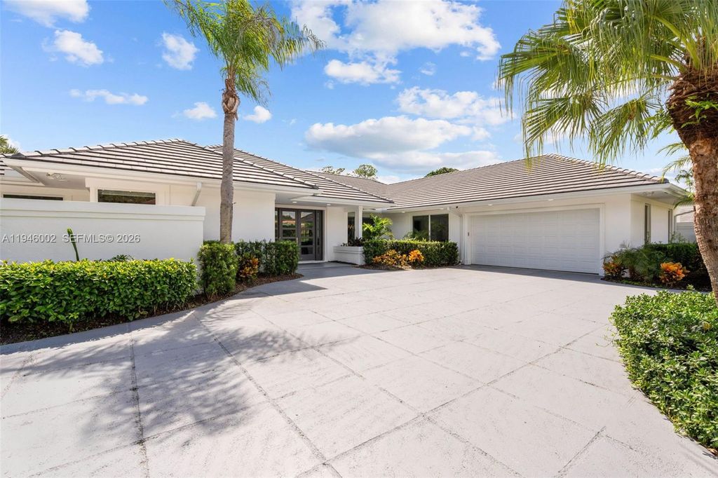 Photo of 17 Surrey Rd, Palm Beach Gardens, FL 33418 (MLS # A11946002)