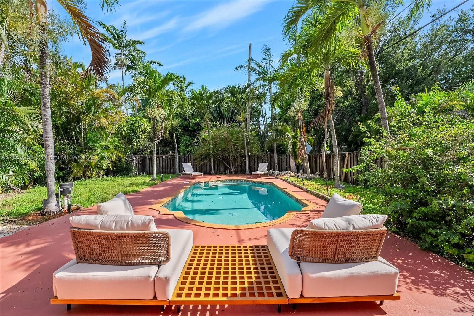 MIAMI SHORES SEC 6 - Residential