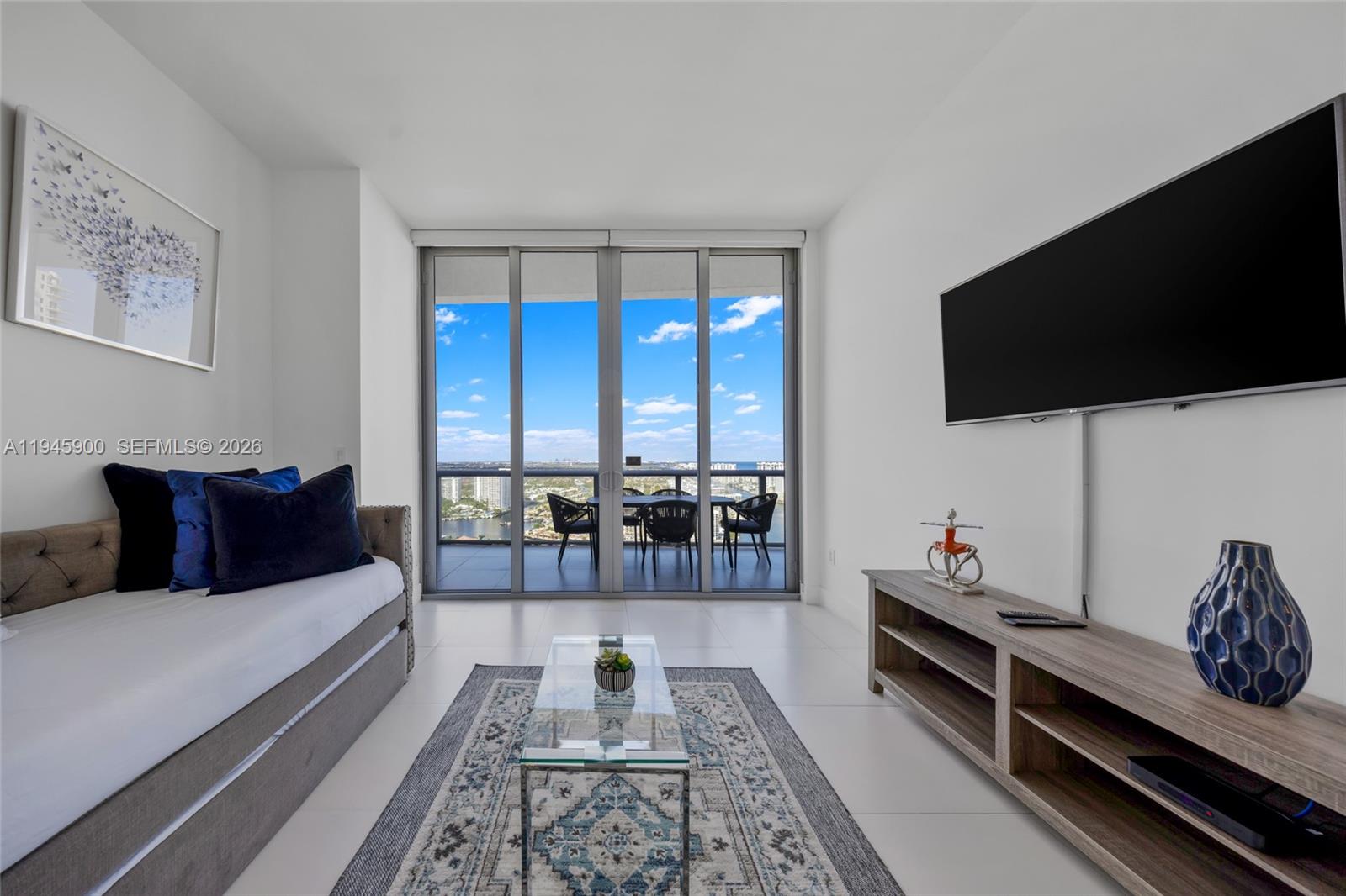 2600 E Hallandale Beach Blvd T3304