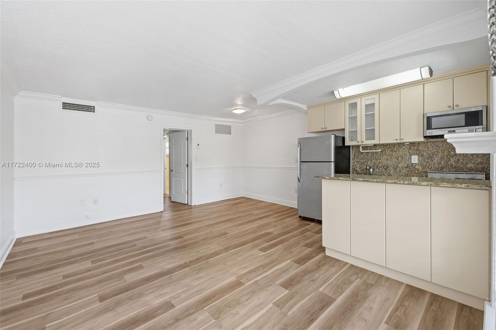 Property for Sale at Address Not Disclosed, Miami, Broward County, Florida - Bedrooms: 1 
Bathrooms: 1  - $320,000