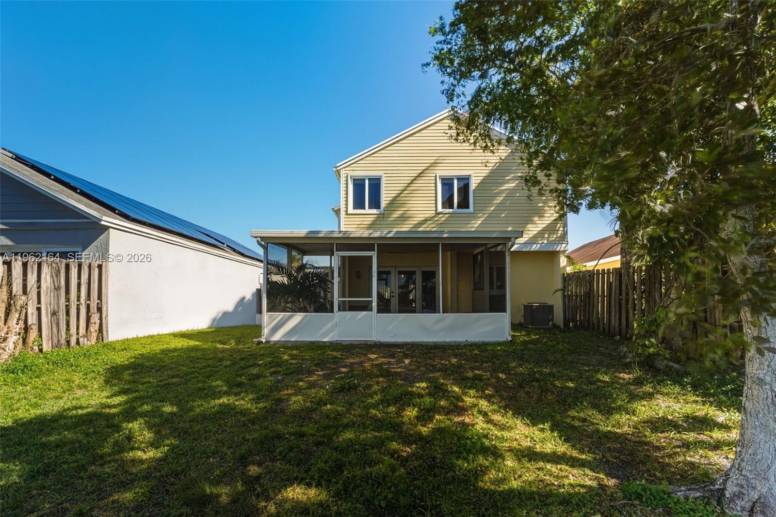 HAMPTON LAKES - Residential