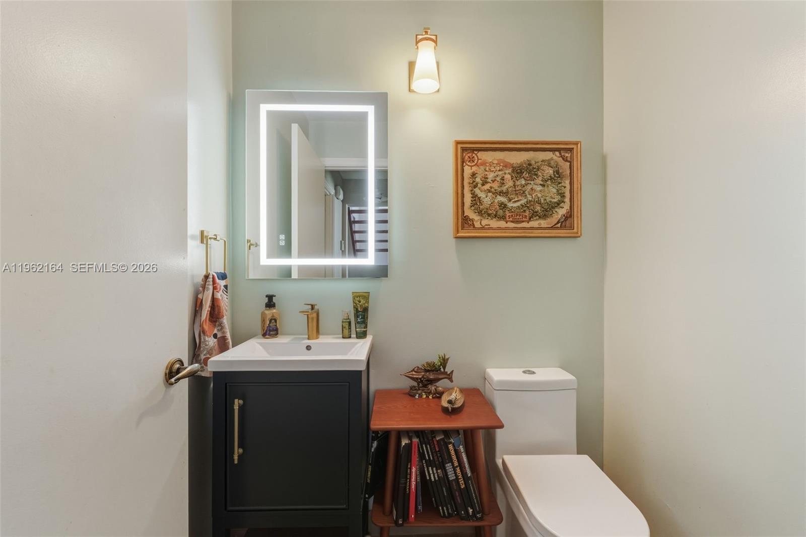 HAMPTON LAKES - Residential