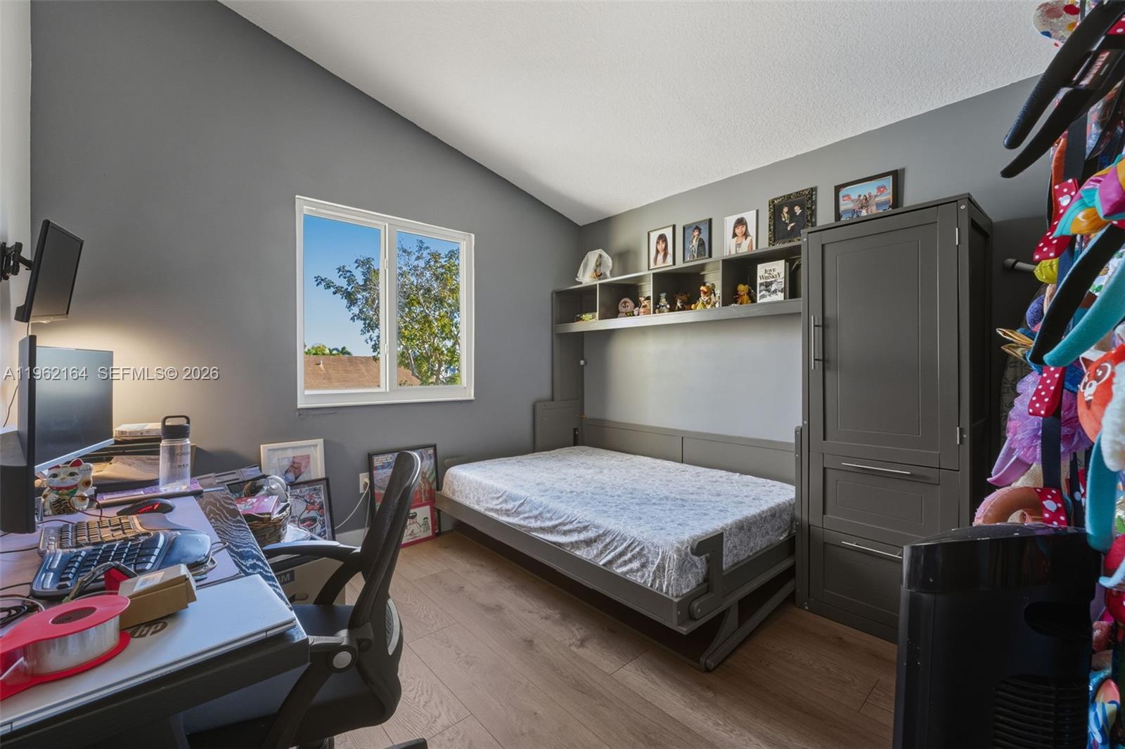 HAMPTON LAKES - Residential