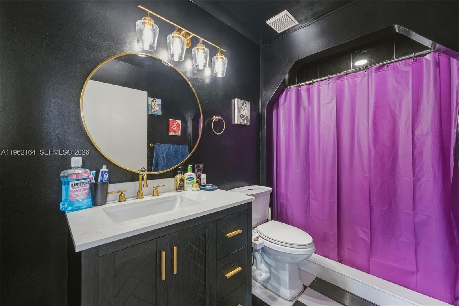 HAMPTON LAKES - Residential