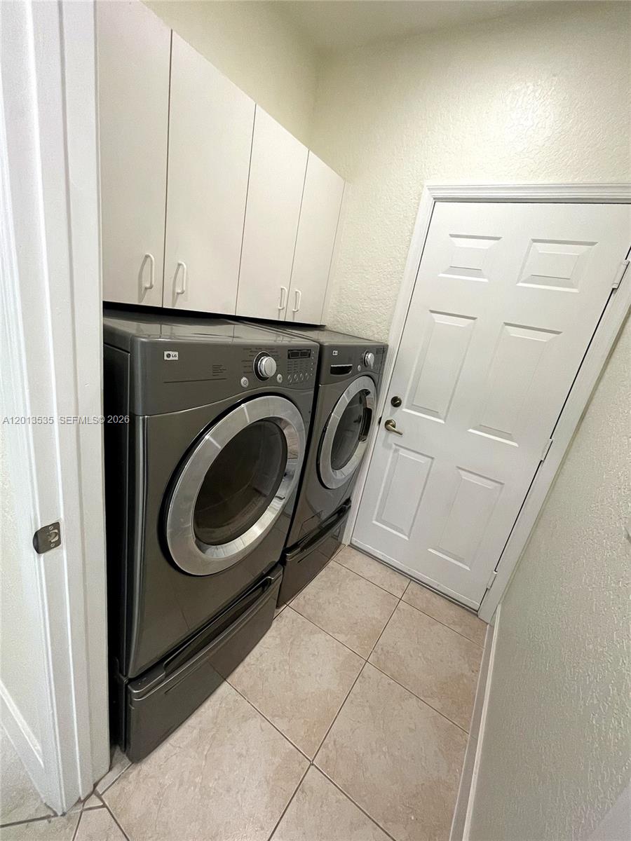 PARCEL D AT SUNSET LAKES - Residential Lease