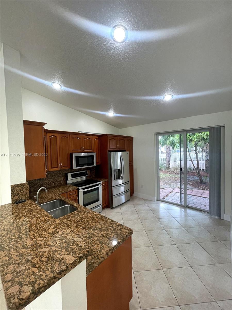 PARCEL D AT SUNSET LAKES - Residential Lease