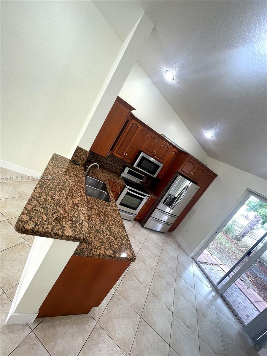 PARCEL D AT SUNSET LAKES - Residential Lease